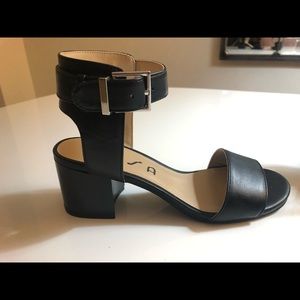 Never worn size 6 strappy sandals